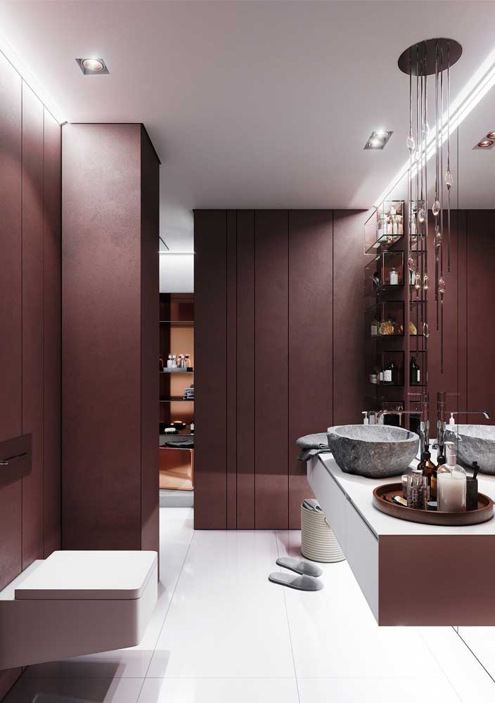 Seen from another angle, the bathroom in the previous image is even more glamorous with the special lighting design 