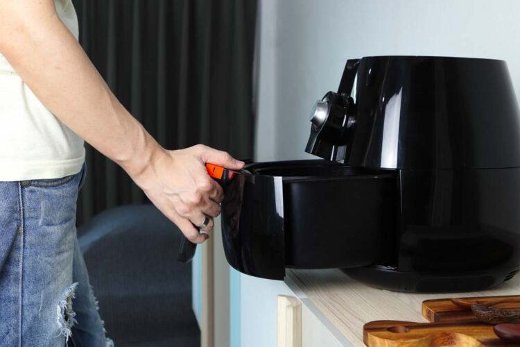 Como Usar Air Fryer: Passo A Passo, Dicas, Cuidados E Limpeza